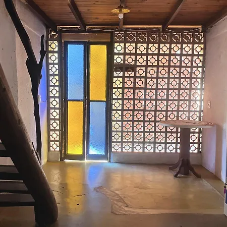 Shanti - Hospedaria na Vila de São Jorge-2